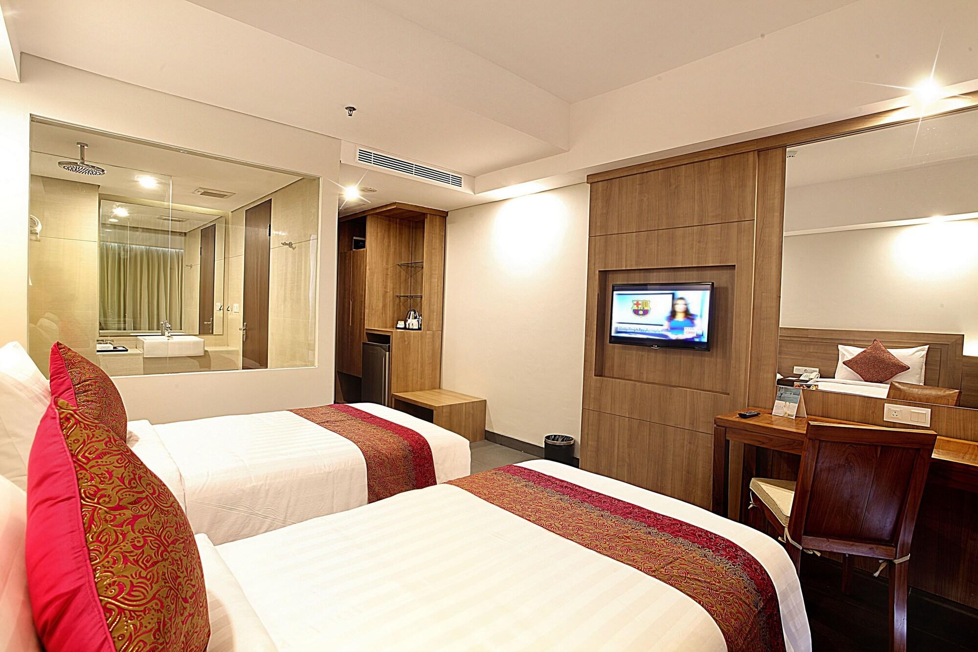 โรงแรมพารากอน เซมินยัค ภายนอก รูปภาพ