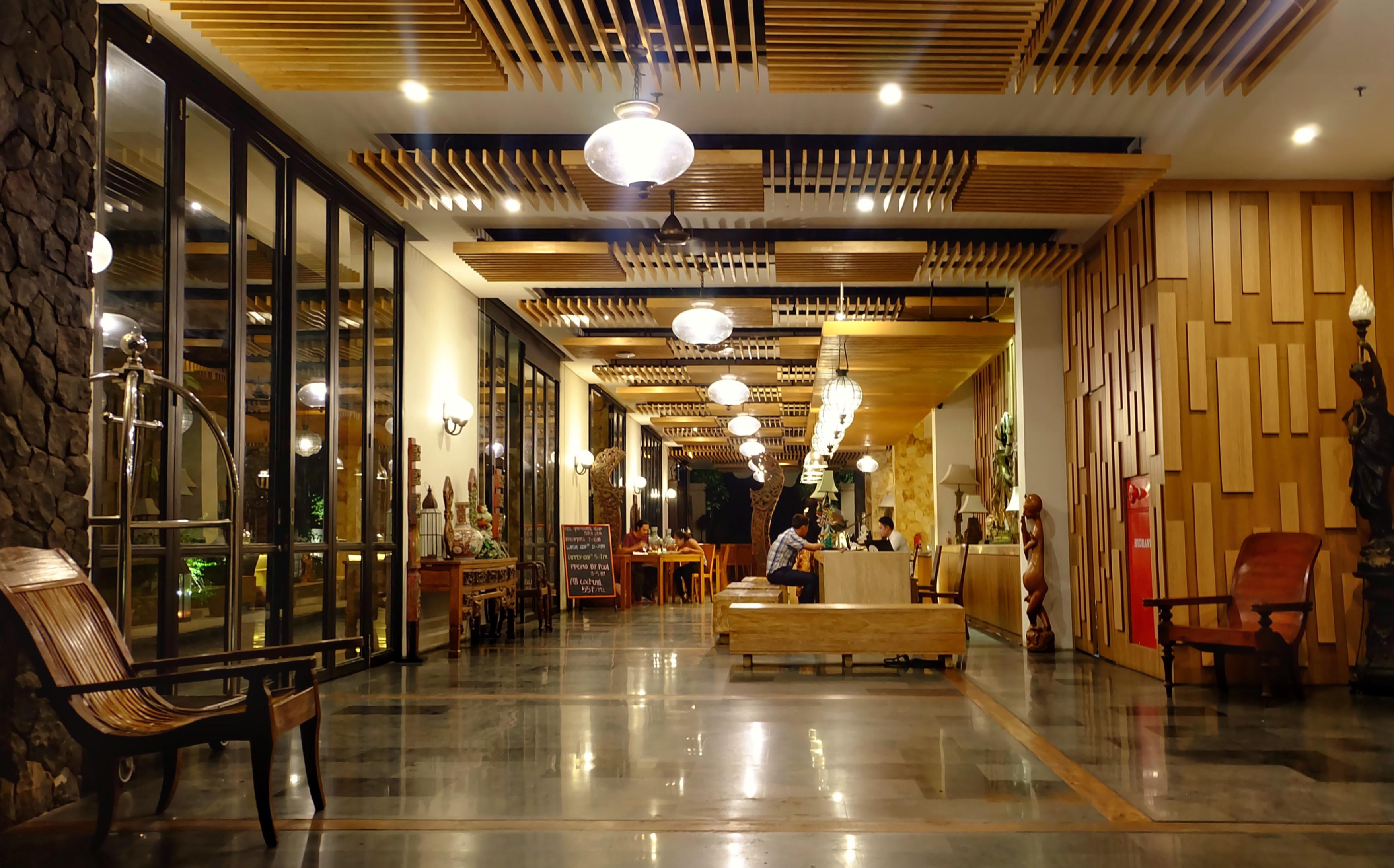 โรงแรมพารากอน เซมินยัค ภายนอก รูปภาพ